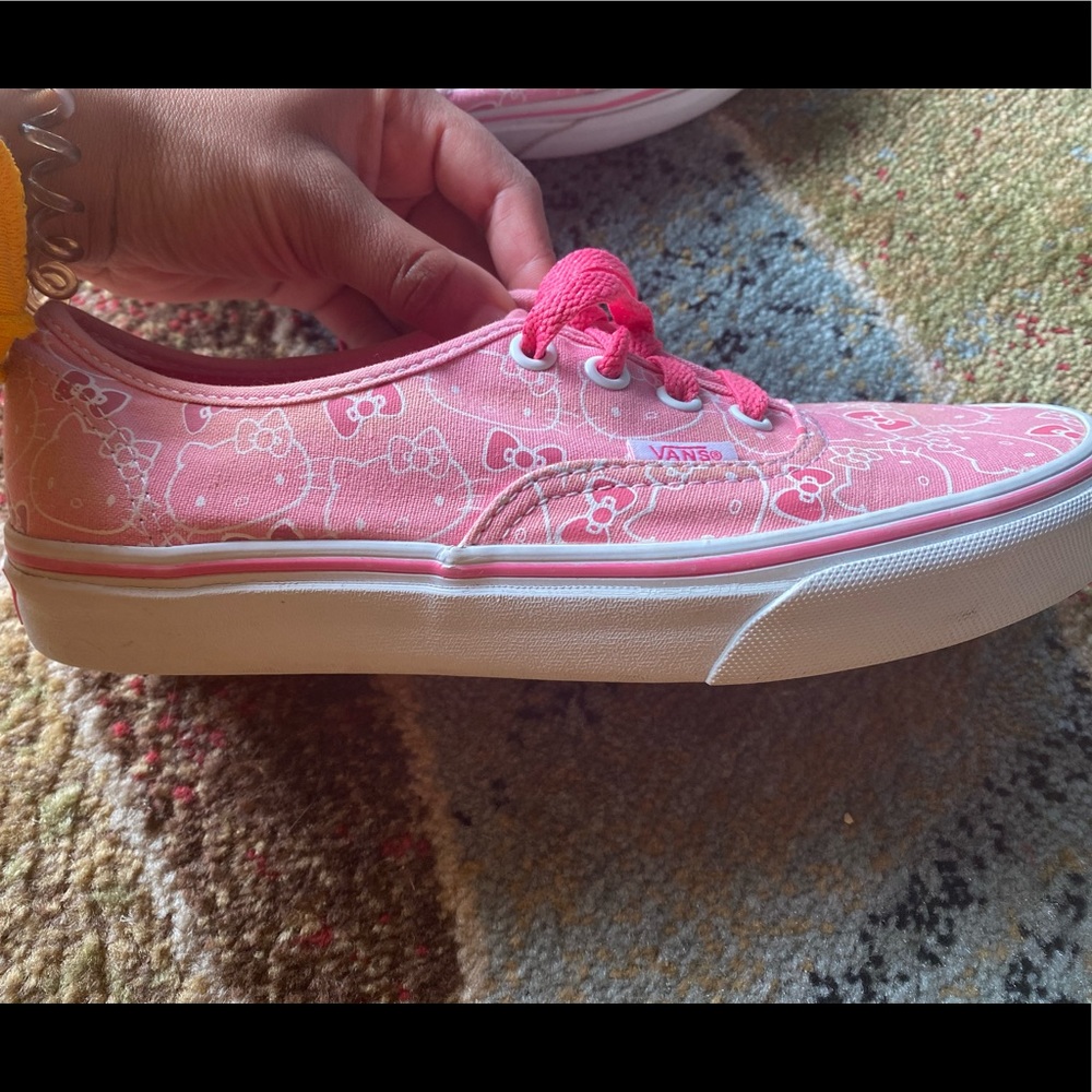 Hello Kitty Vans - Picture 3 of 4